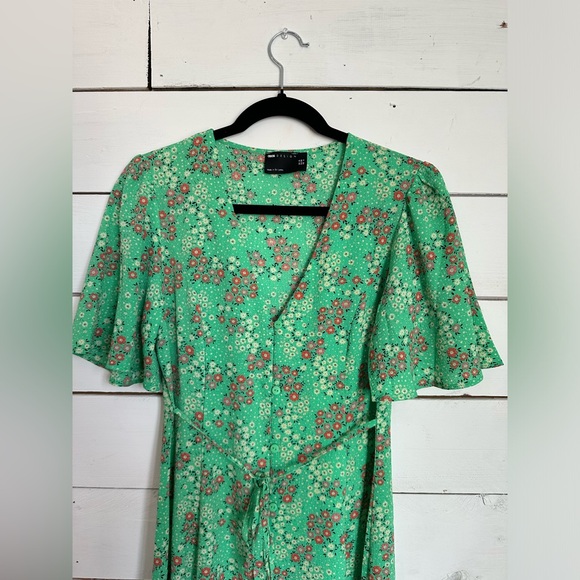 ASOS Floral Button-Through Midi Tea Dress - Picture 4 of 5